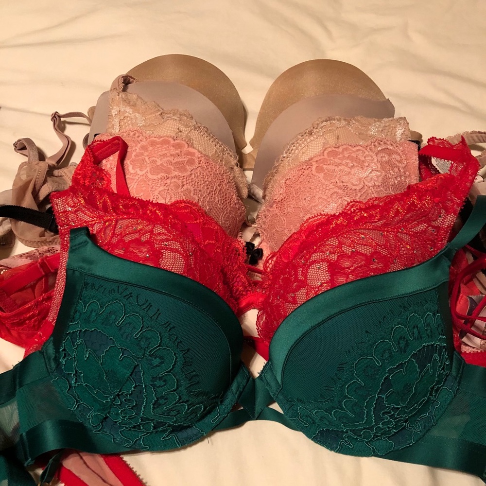 LOT of 7 Victoria’s Secret Bras - 32B